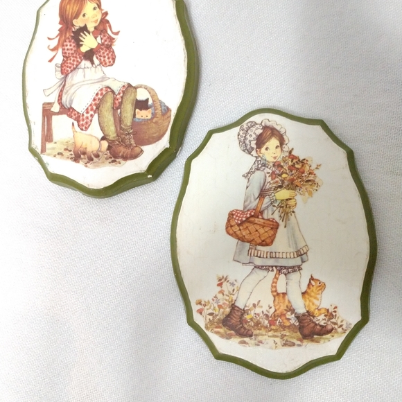 " Holly Hobby " Girls Flowers Cat Vintage Kitsch Decoupage Plaster Plaques - Picture 1 of 8
